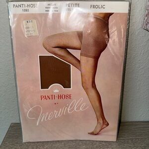 Vintage Merville Panti-hose petite FROLIC  NWT
